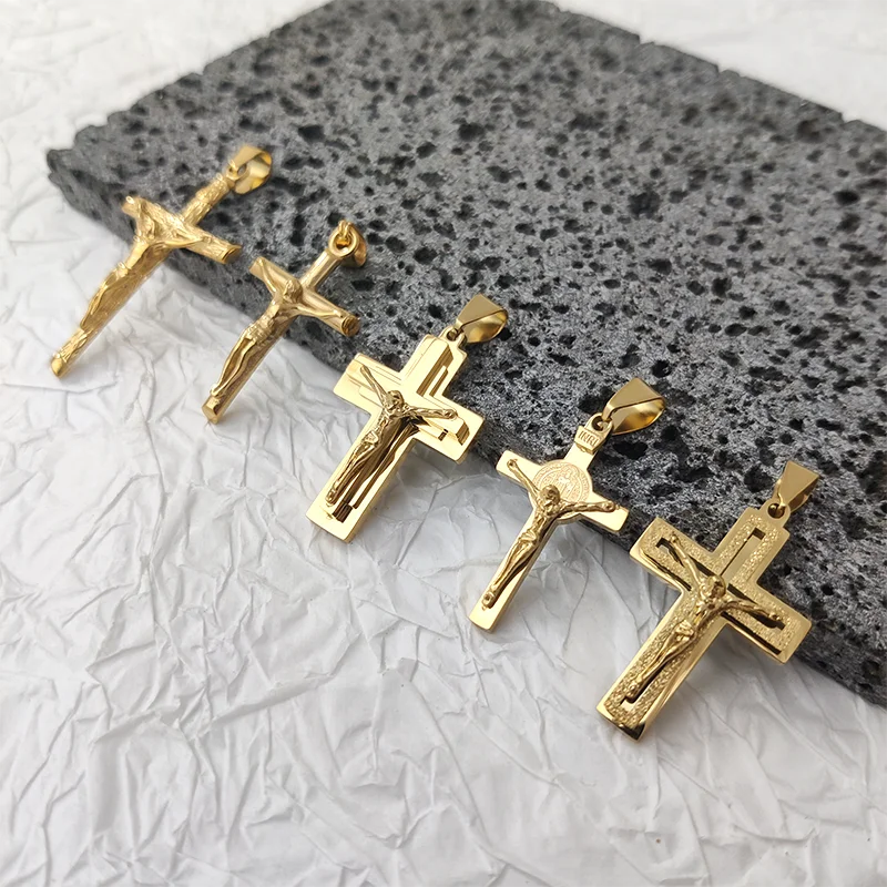 New Design 18K Gold Plated Waterproof Stainless Steel Jesus Cross Pendant For Men Religious Charms