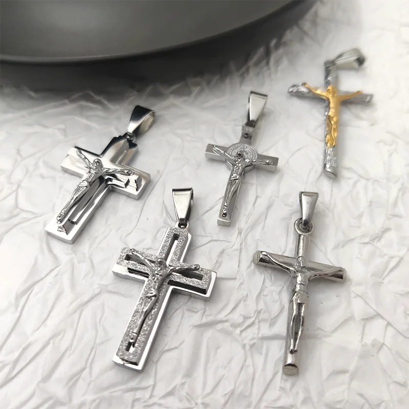New Design 18K Gold Plated Waterproof Stainless Steel Jesus Cross Pendant For Men Religious Charms